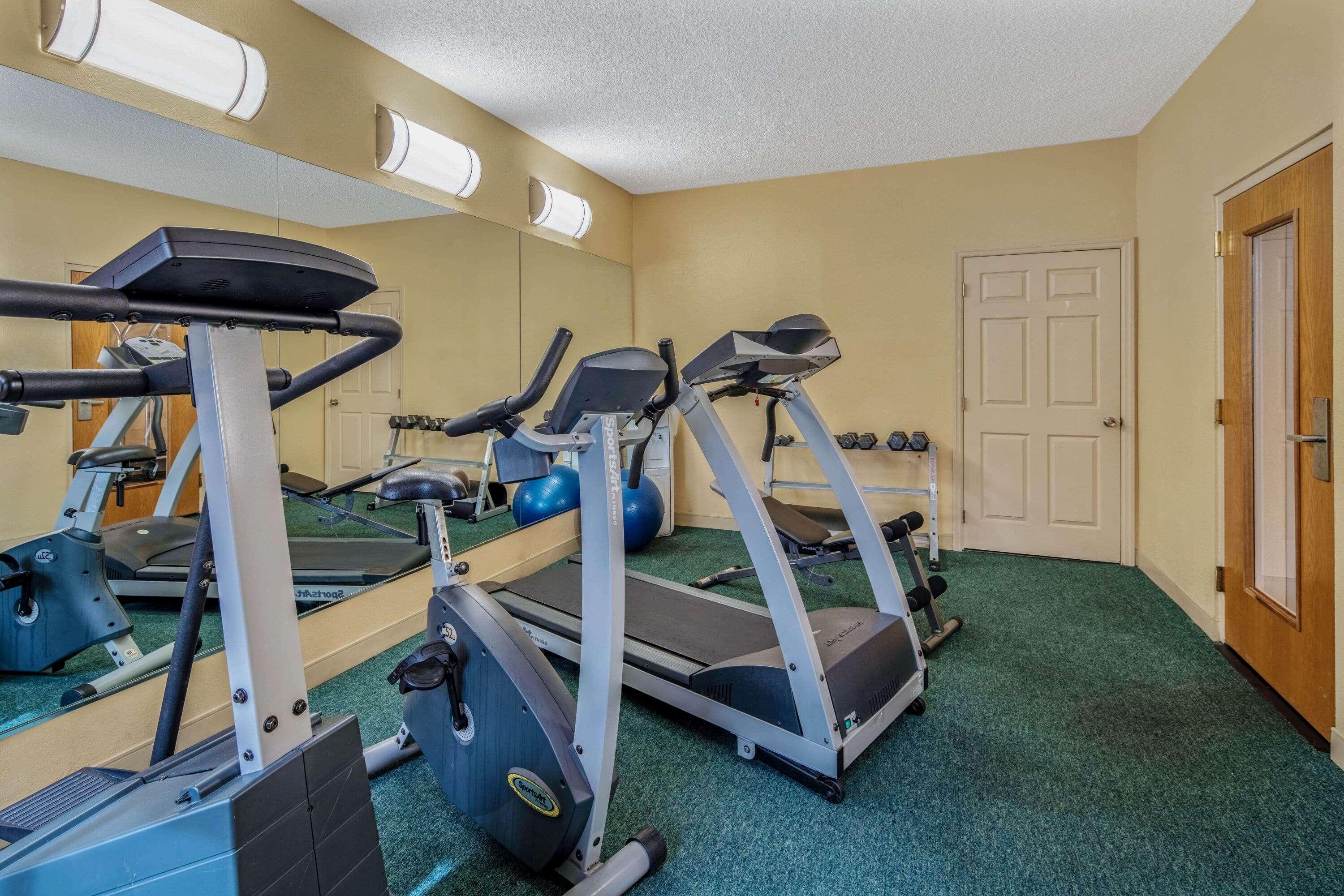 La Quinta By Wyndham Naples Downtown Hotel Exterior photo